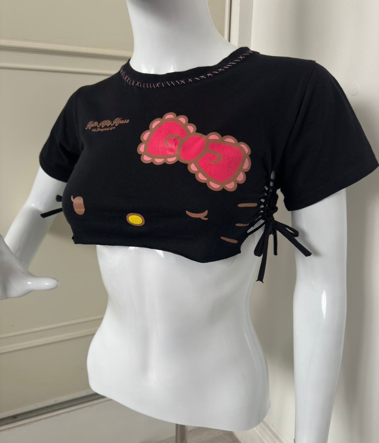 Hello Kitty SUPER crop top